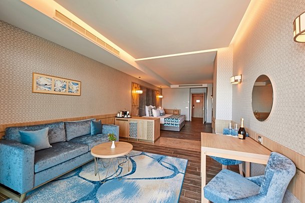 Secrets Sunny Beach Resort & Spa - Wohnbeispiel Juniorsuite Deluxe PC Direkter Meerblick (Zimmercodierung JDM)