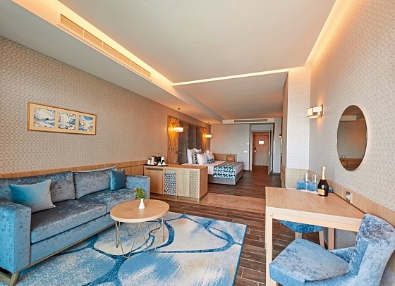 Secrets Sunny Beach Resort & Spa - Wohnbeispiel Juniorsuite Deluxe PC Direkter Meerblick (Zimmercodierung JDM)
