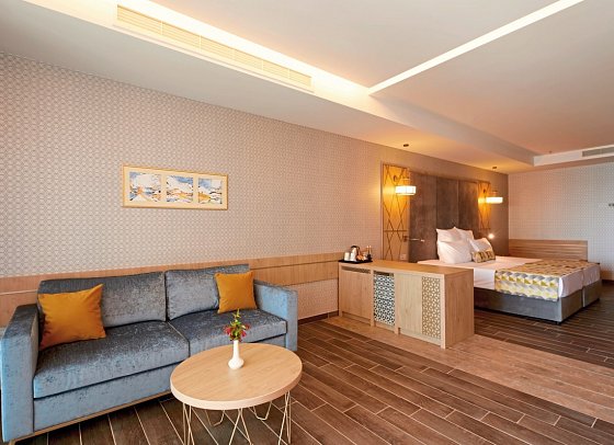 Secrets Sunny Beach Resort & Spa - Wohnbeispiel Juniorsuite Direkter Meerblick (Zimmercodierung JB1)