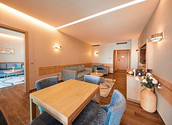 Secrets Sunny Beach Resort & Spa - Wohnbeispiel Suite PC Direkter Meerblick (Zimmercodierung WBM)