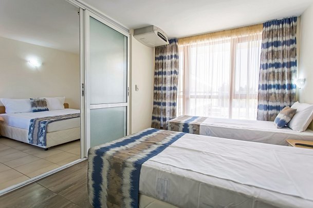 Hotel Longosa - Wohnbeispiel Familienzimmer (Zimmercodierung FB1)