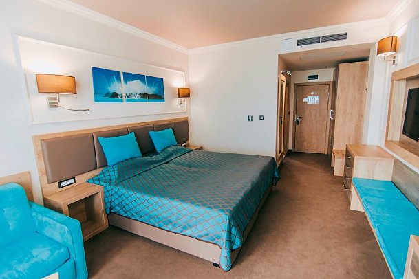 Tiara Beach - Wohnbeispiel Doppelzimmer Landblick (Zimmercodierungen DBL, DCL & DEL)