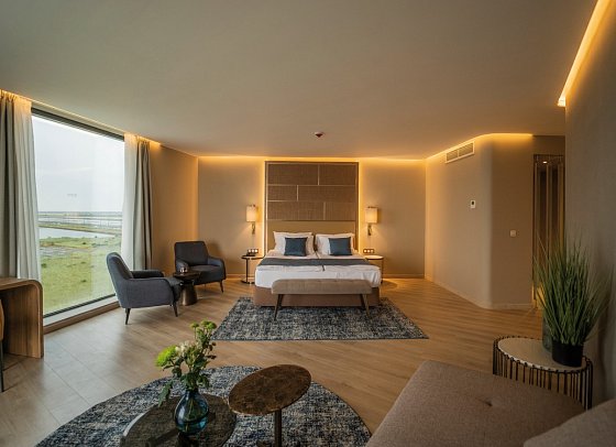 Wave Resort - Wohnbeispiel Juniorsuite Meerblick (Zimmercodierung JBM)