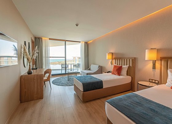 Wave Resort - Wohnbeispiel Familienzimmer seitl. Meerblick (Zimmercodierung FBN)