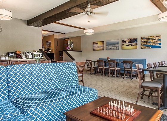 The Black Swan Lee - Lenox, an Ascend Collection Hotel
