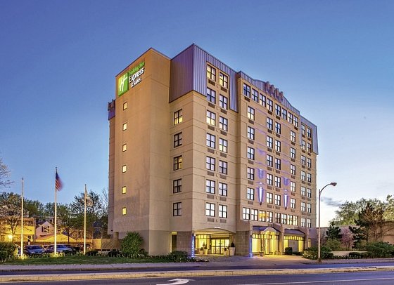 Holiday Inn Express & Suites Boston - Cambridge