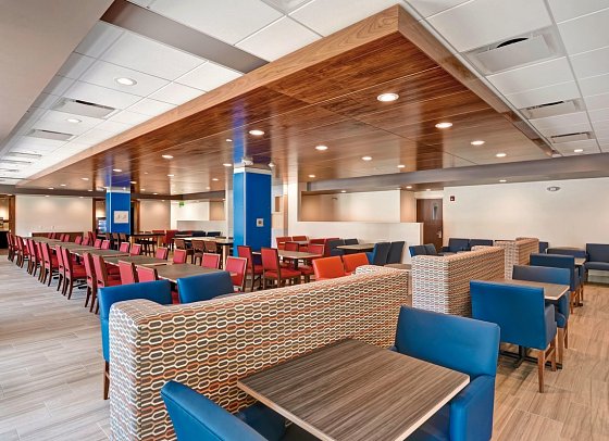 Holiday Inn Express & Suites Boston - Cambridge