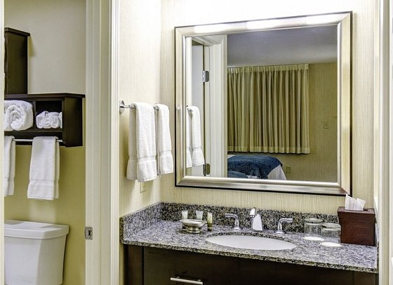 Port Inn & Suites Kennebunk, an Ascend Collection Hotel - Wohnbeispiel Two Queen Beds (Zimmercodierung UG4)