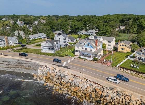 The Beach House Inn