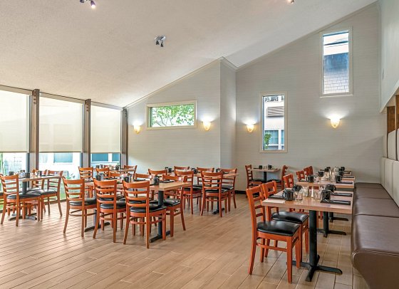 Holiday Inn Cape Cod - Hyannis