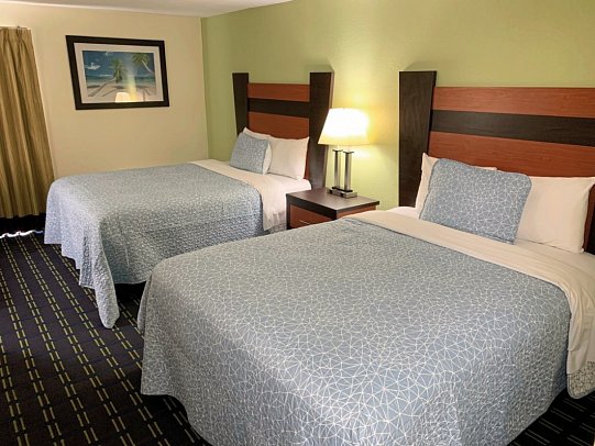 The Mariner Resort Cape Cod - Wohnbeispiel Standard Room 2 Queen Beds (Zimmercodierung UG4)