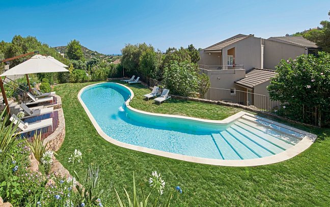 Conrad Chia Laguna Sardinia