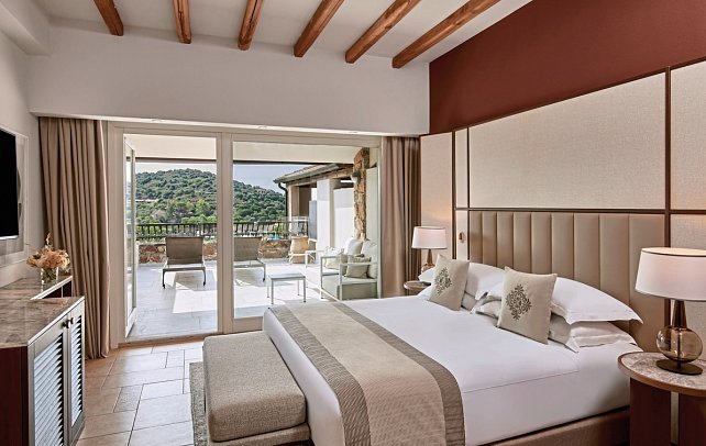 Conrad Chia Laguna Sardinia