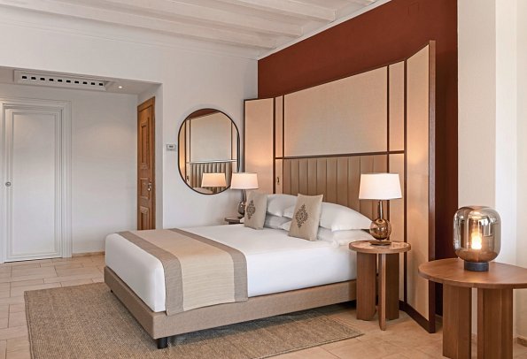 Conrad Chia Laguna Sardinia