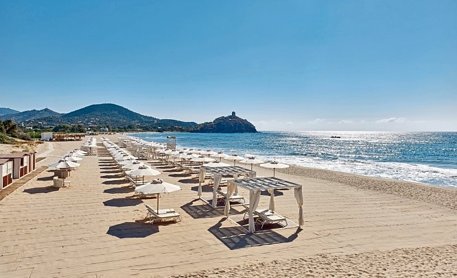 Conrad Chia Laguna Sardinia