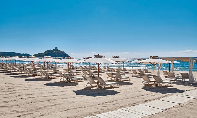 Conrad Chia Laguna Sardinia