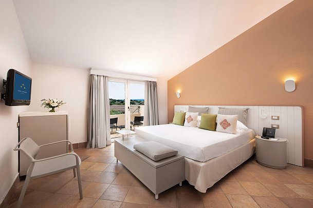 Chia Laguna - Hotel Village - Wohnbeispiel DZ Classic mit Verbindungstür