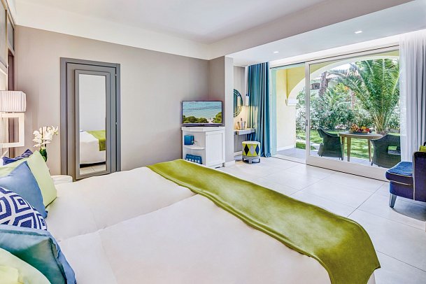 Forte Village - Pineta - Wohnbeispiel Familienzimmer Deluxe (Zimmercodierung FD1)