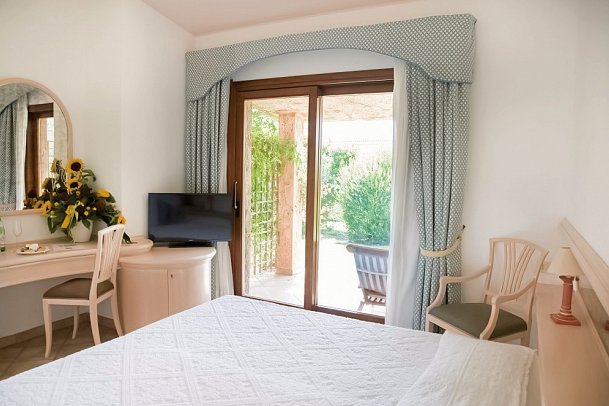 Sant`Elmo Beach Hotel - Wohnbeispiel Doppelzimmer Cottage (Zimmercodierung DB1)