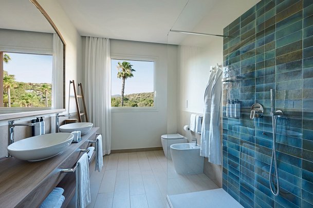 Almar Timi Ama Villasimius - Wohnbeispiel Badezimmer Grand Deluxe Garten (Zimmercodierung DD2)