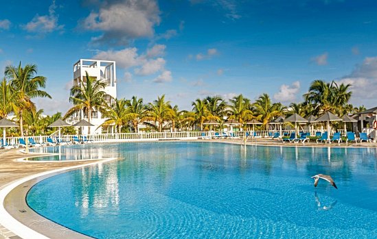 Memories Caribe Beach Resort