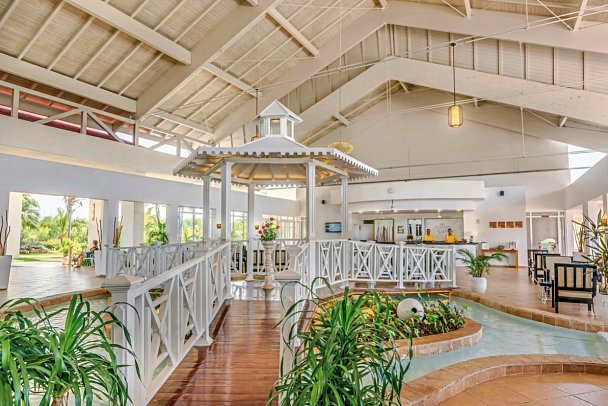 Memories Caribe Beach Resort