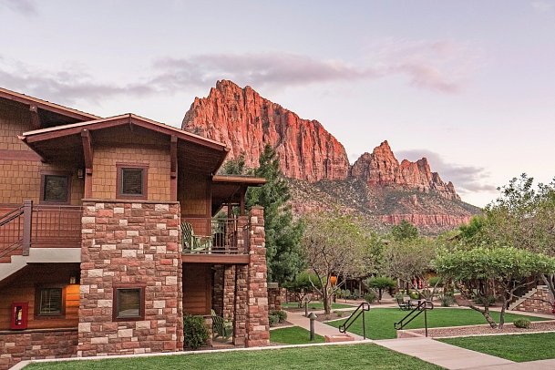 Cable Mountain Lodge