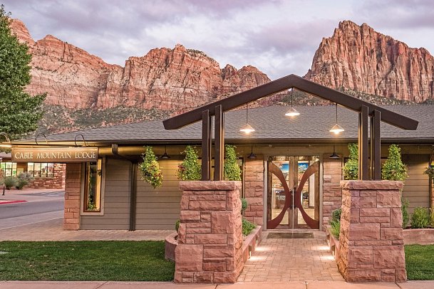Cable Mountain Lodge