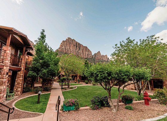Cable Mountain Lodge