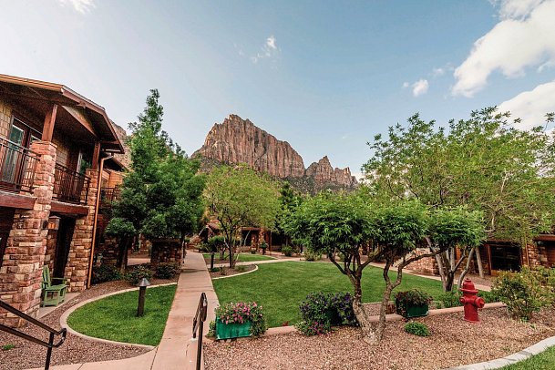 Cable Mountain Lodge