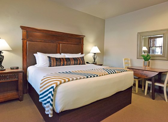 Cable Mountain Lodge
