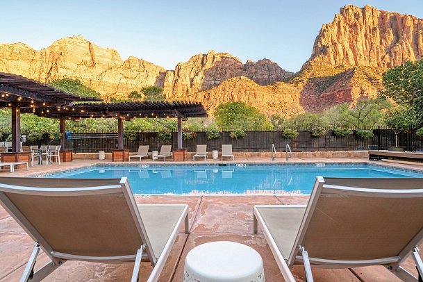 Cable Mountain Lodge