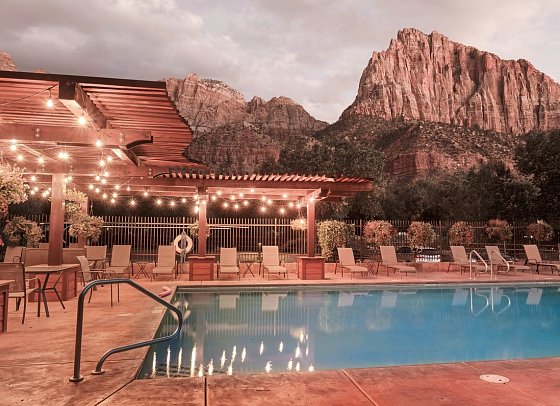 Cable Mountain Lodge