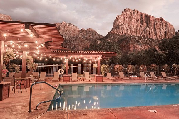 Cable Mountain Lodge