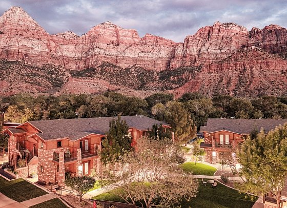Cable Mountain Lodge