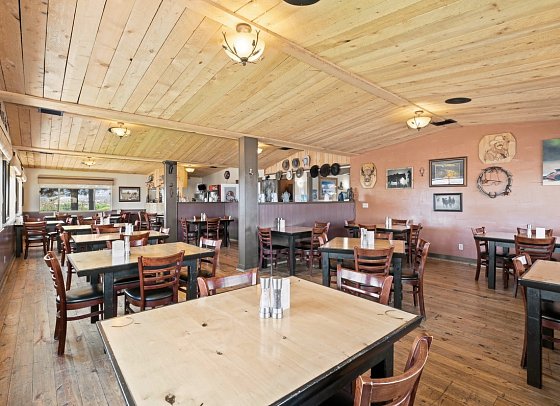 Broken Spur Inn & Steakhouse