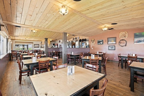 Broken Spur Inn & Steakhouse