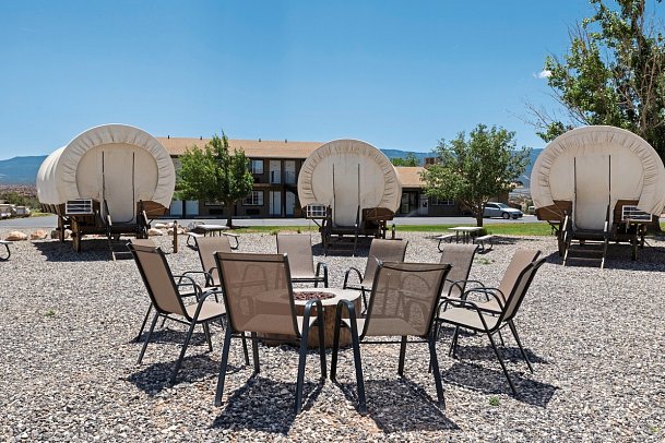 Broken Spur Inn & Steakhouse - Wohnbeispiel Conestoga Wagon (Zimmercodierung UG6)