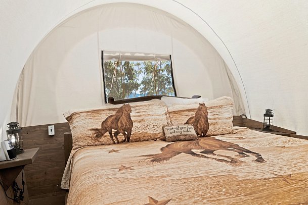 Broken Spur Inn & Steakhouse - Wohnbeispiel Conestoga Wagon (Zimmercodierung UG6)