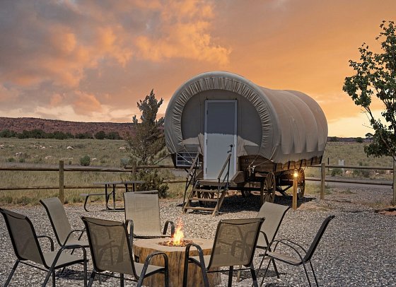 Broken Spur Inn & Steakhouse - Wohnbeispiel Conestoga Wagon (Zimmercodierung UG6)