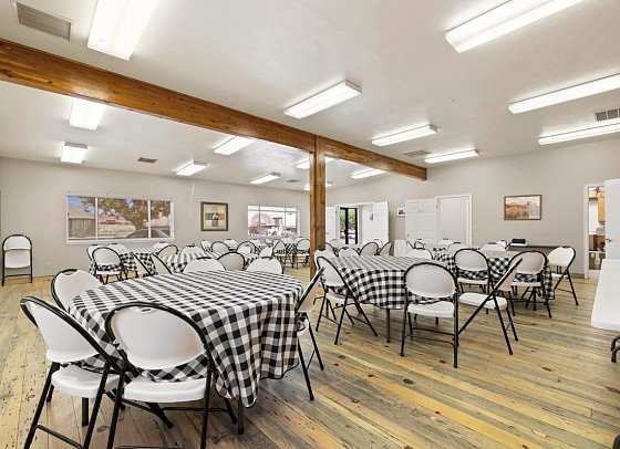 Broken Spur Inn & Steakhouse