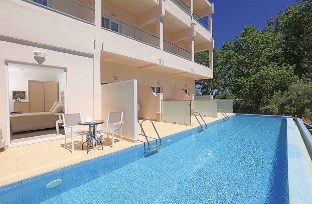 Cavomarina Beach - Wohnbsp. Doppelzimmer Swim-Up (Zimmercodierung DSQ)