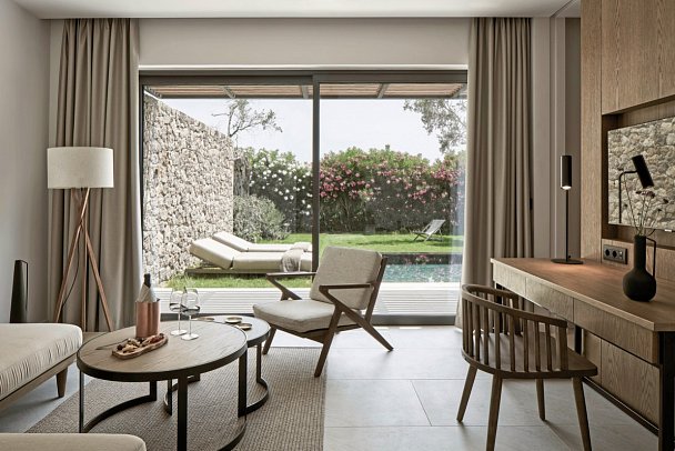 The Olivar Suites - Wohnbeispiel Suite Ionian Strandlage Privatpool (Zimmercodierungen WBO & W2R)