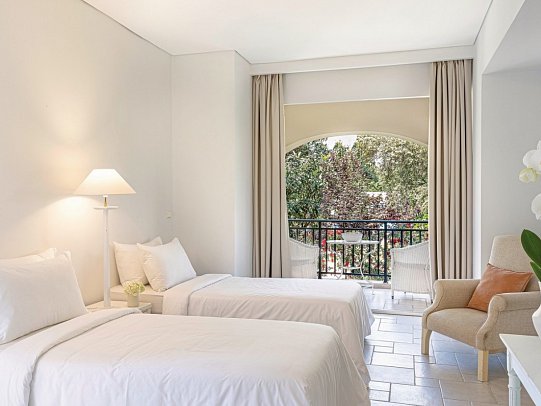 Grecotel Eva Palace - Wohnbeispiel Bungalow Deluxe Gartenblick (Zimmercodierung BDG)