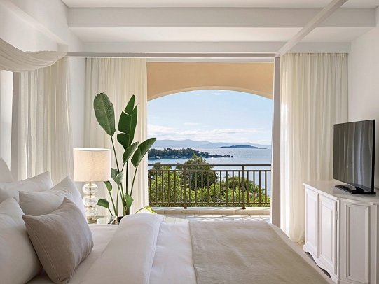 Grecotel Eva Palace - Wohnbeispiel Bungalow Deluxe Suite seitl. Meerblick (Zimmercodierung BDN)