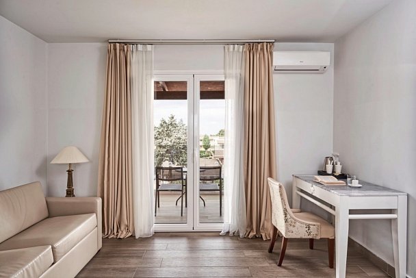 Sandy Beach Resort - Wohnbeispiel Familienzimmer Superior Gartenblick (Zimmercodierung FSG)