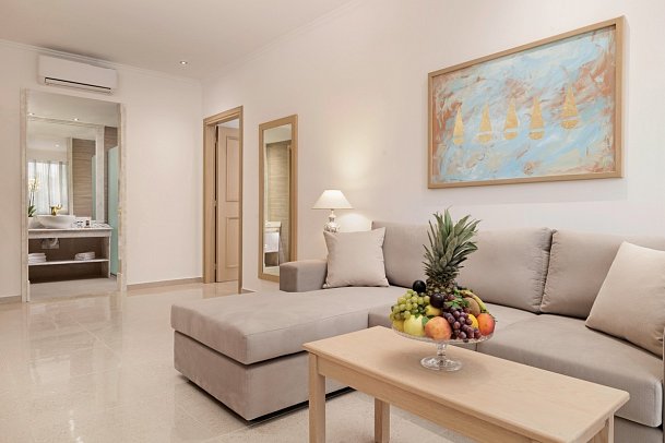 Mythos Panorama - Wohnbeispiel Juniorsuite Privatpool (Zimmercodierung J1R)