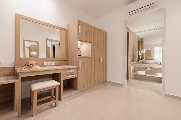 Mythos Panorama - Wohnbeispiel Juniorsuite Privatpool (Zimmercodierung J1R)
