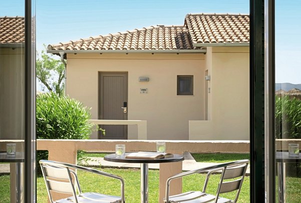 Canvas by Mitsis Messonghi - Wohnbeispiel Bungalow Gartenblick (Zimmercodierung BIG)