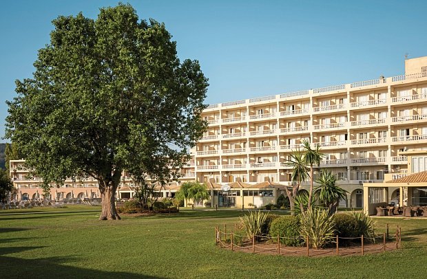 Canvas by Mitsis Messonghi